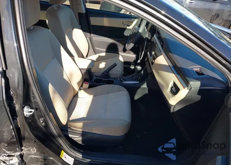 2016 Toyota Corolla Le z USA, uszkodzony, nr VIN 2T1BURHE2GC560328